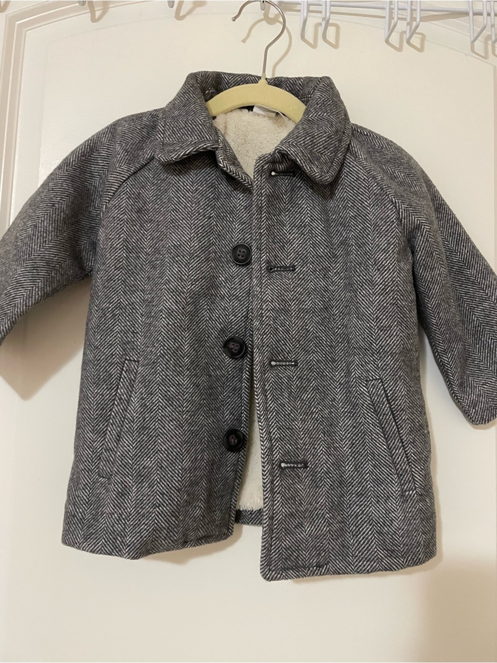 NWOT-Kids Grey Herringbone Coat with Sherpa Lining - VERY GOOD QUALITY